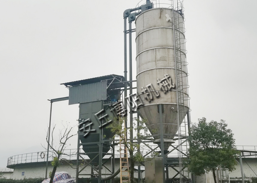 化肥行業(yè)使用噸袋拆包機(jī)效果使人驚嘆！