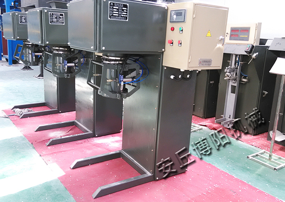 肥料自動包裝機，包裝準確裝袋快