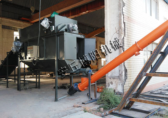 水泥行業(yè)為何要選擇水泥自動(dòng)拆袋機(jī)？