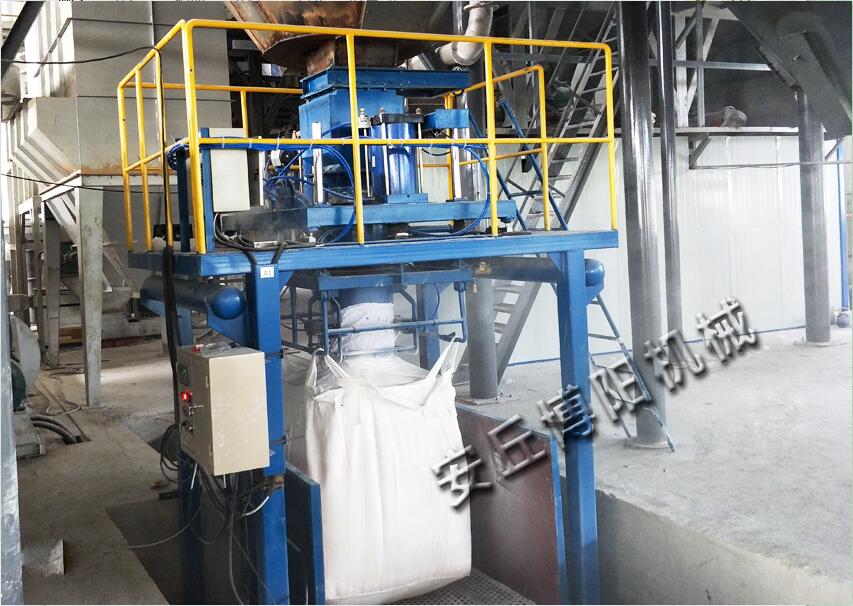 化肥為什么推薦用噸袋包裝機(jī)包裝？