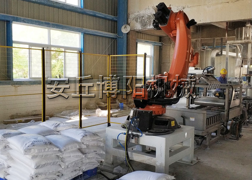 袋裝飼料機器人自動碼垛機的優(yōu)勢有哪些？