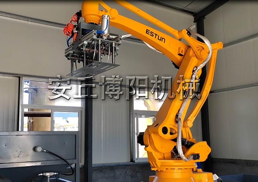 氧化鋁機(jī)械手自動(dòng)拆包機(jī)的使用優(yōu)勢(shì)有哪些？