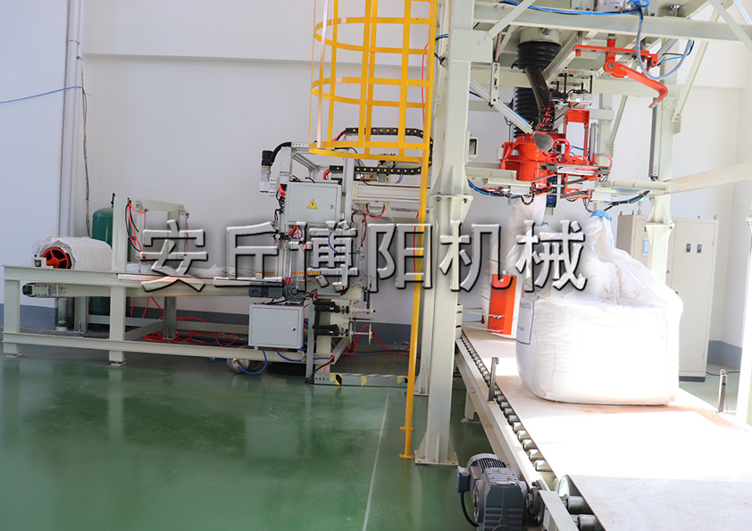 鋰電池粉全自動(dòng)噸袋包裝機(jī)工作流程 粉料全自動(dòng)定量包裝秤特點(diǎn)