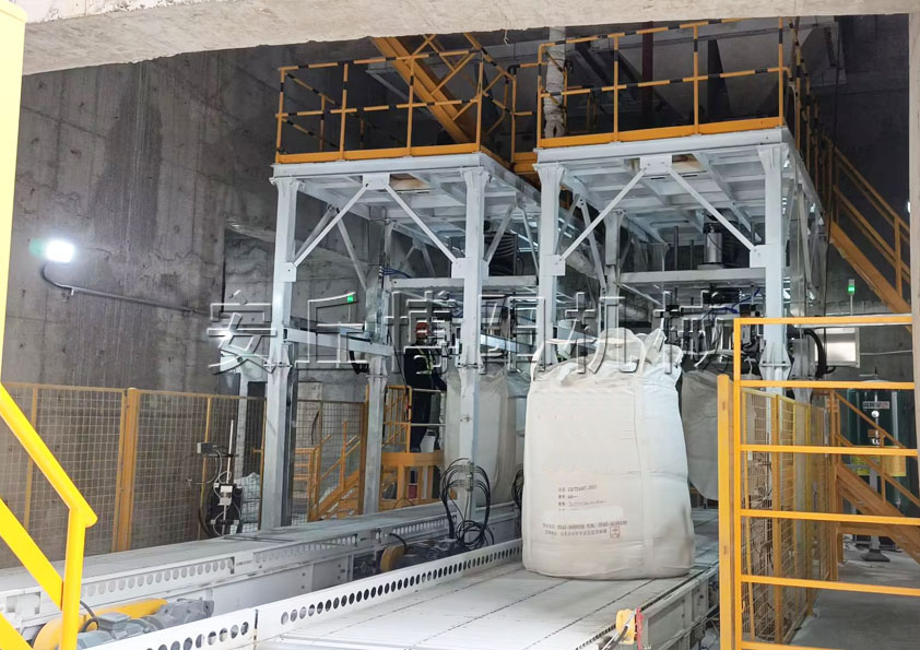 碳素顆粒噸袋包裝機性能特點 顆粒料噸包包裝機應用行業(yè)