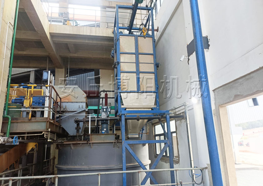 氧化鋅噸袋破袋機(jī)的工作原理和核心優(yōu)勢(shì)有哪些呢？